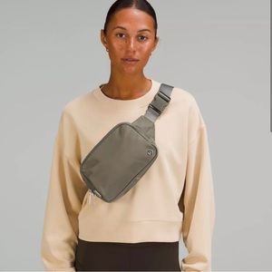 NWT Lululemon Everywhere Belt Bag *Large Grey Sage